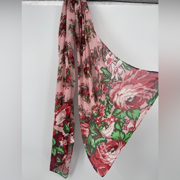 Betsey Johnson Scarf NWT Wrap Retro Rose Print 72 x 21” - Picture 1 of 3